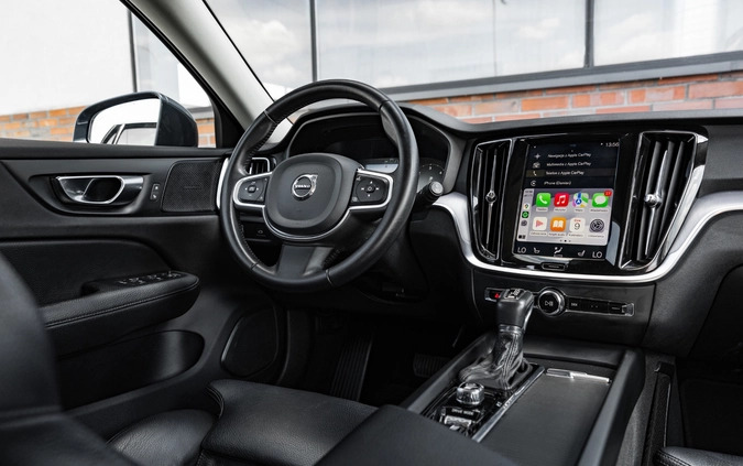 Volvo V60 cena 106900 przebieg: 143170, rok produkcji 2020 z Płońsk małe 781